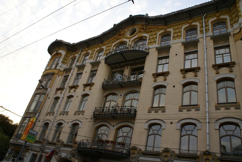 № 28 доходный дом И. П. Исакова ((1904—1906, архитектор Л. Н. Кекушев)).2009г