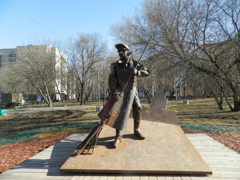 Памятник дворникускульптор: Андрей Асерьянц, Владимир Лепешов